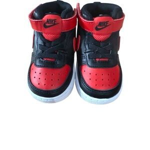 Nike Kids Court Borough MID 2 Size 5C 🔥🔥🔥